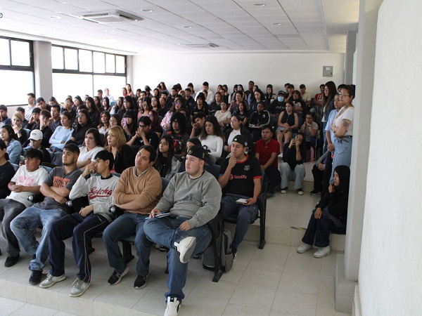 Estudiantes en reunión